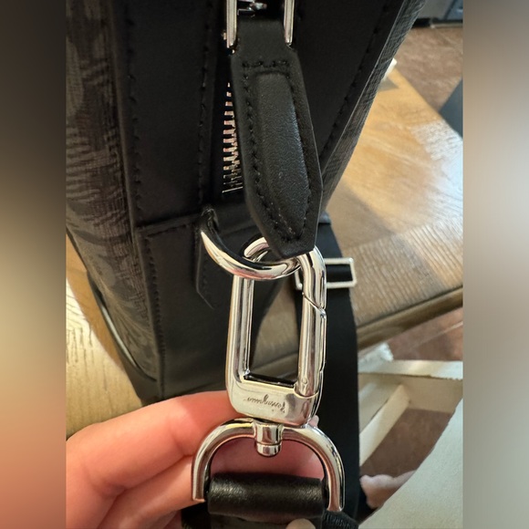 Salvatore Ferragamo Gancini Convertible - Picture 6 of 12